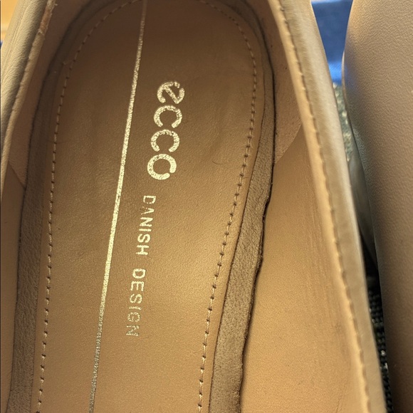 ECCO Shape 45 Woman’s Chic Leather Beige Wedge Shoes (Sz 7-7.5) - Picture 9 of 9